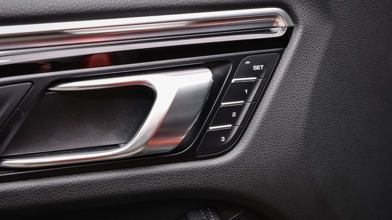 Used Porsche Macan 2021 for sale - 76705071: Photo 24