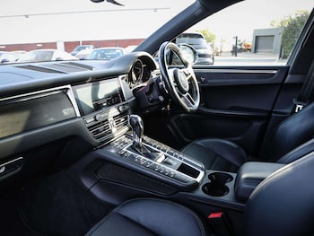 Used Porsche Macan 2021 for sale - 79294920: Photo