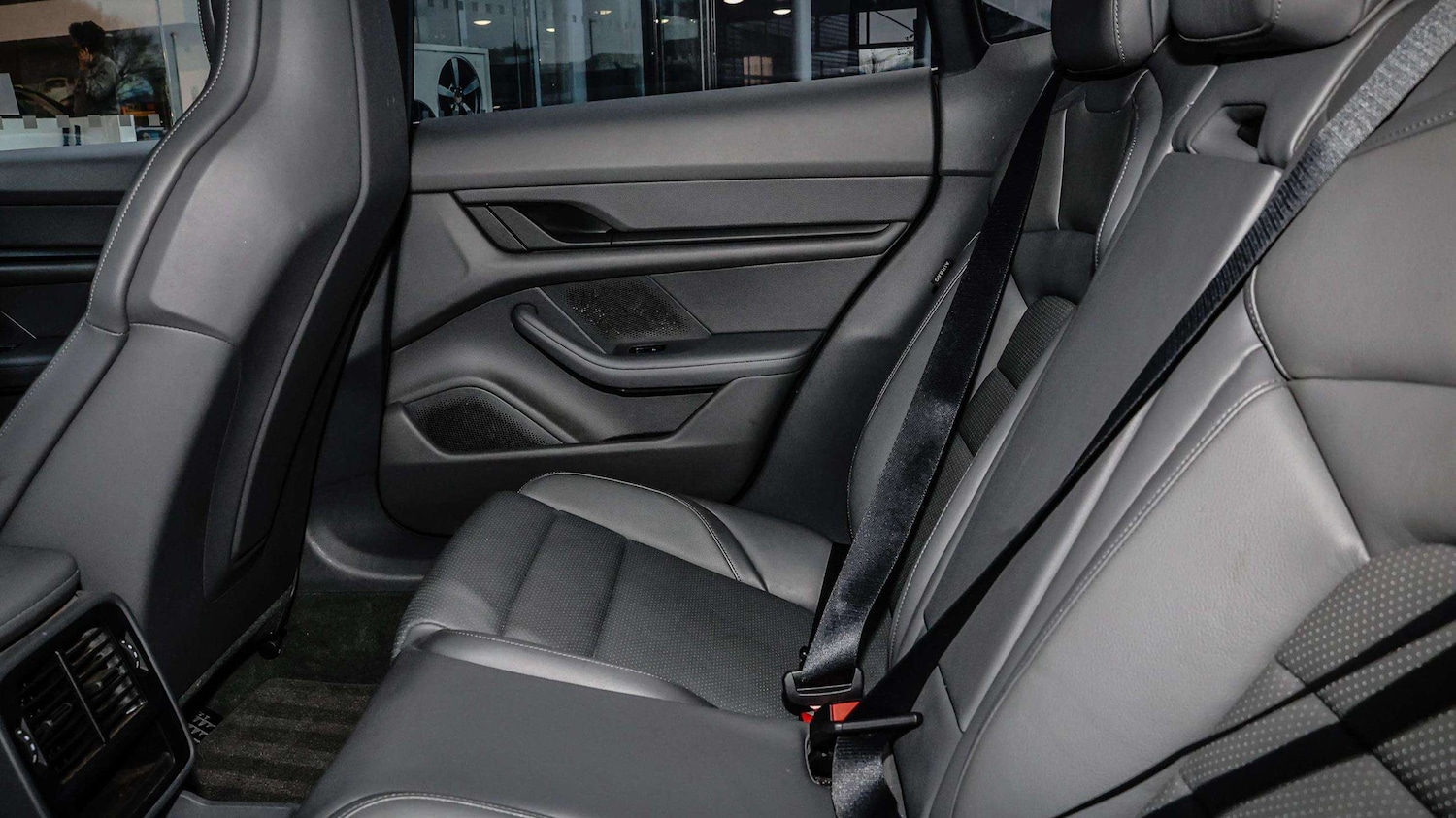 Used Porsche Taycan 2023 for sale - 76955318: Photo 10