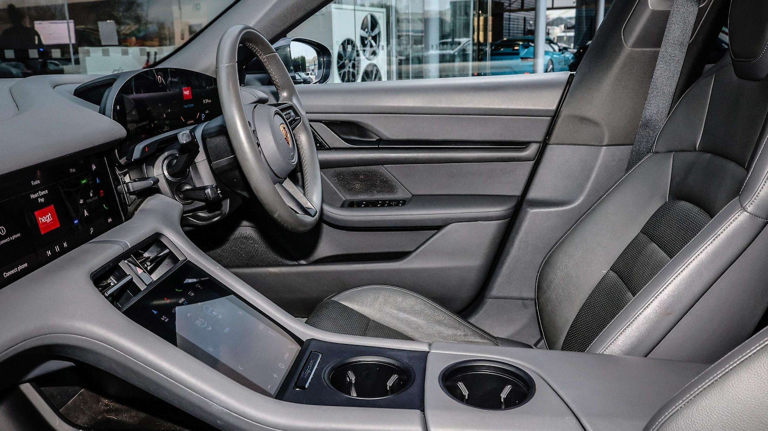 Used Porsche Taycan 2023 for sale - 76955318: Photo 19