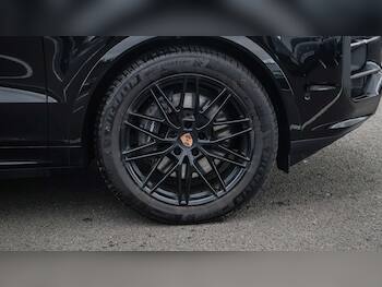 Used Porsche Cayenne 2025 for sale - 79716302: Photo