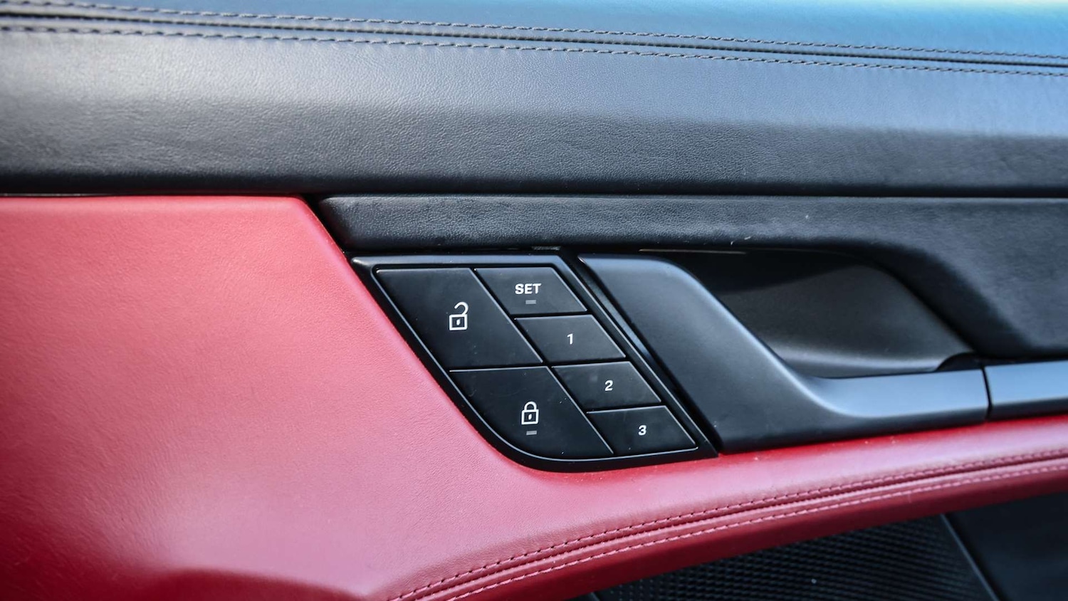 Used Porsche Taycan 2023 for sale - 76034793: Photo 23