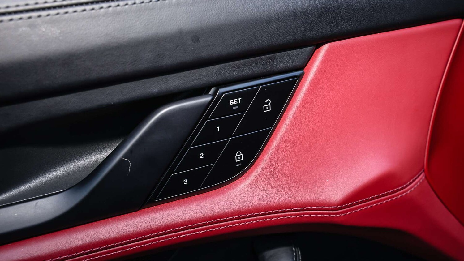 Used Porsche Taycan 2023 for sale - 76034793: Photo 25