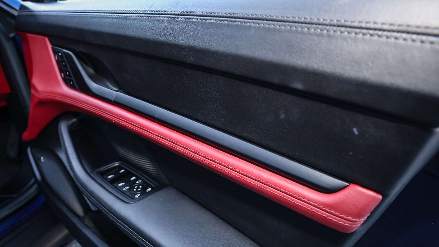 Used Porsche Taycan 2023 for sale - 76034793: Photo 26