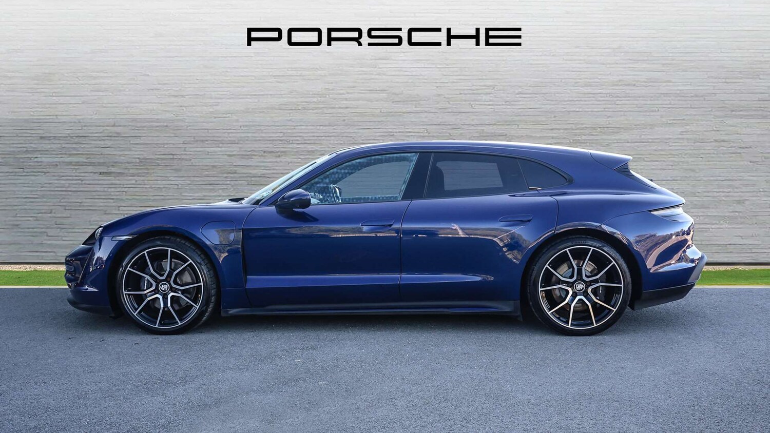 Used Porsche Taycan 2023 for sale - 76034793: Photo 8