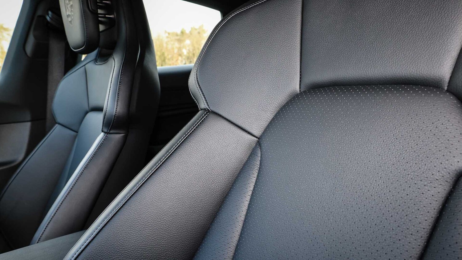 Used Porsche Taycan 2024 for sale - 76401400: Photo 15