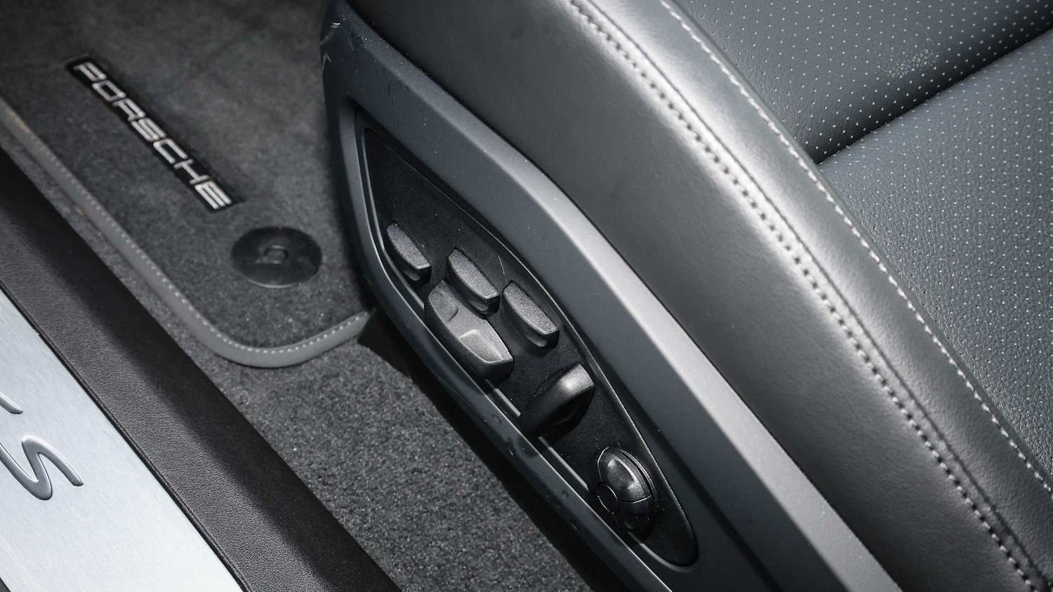 Used Porsche Taycan 2024 for sale - 76401400: Photo 26