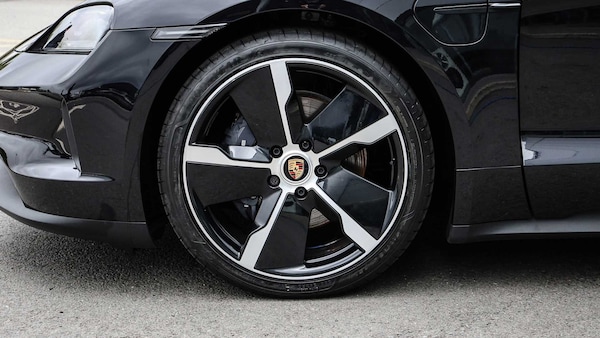 Used Porsche Taycan 2025 for sale - 75260016: Photo 6