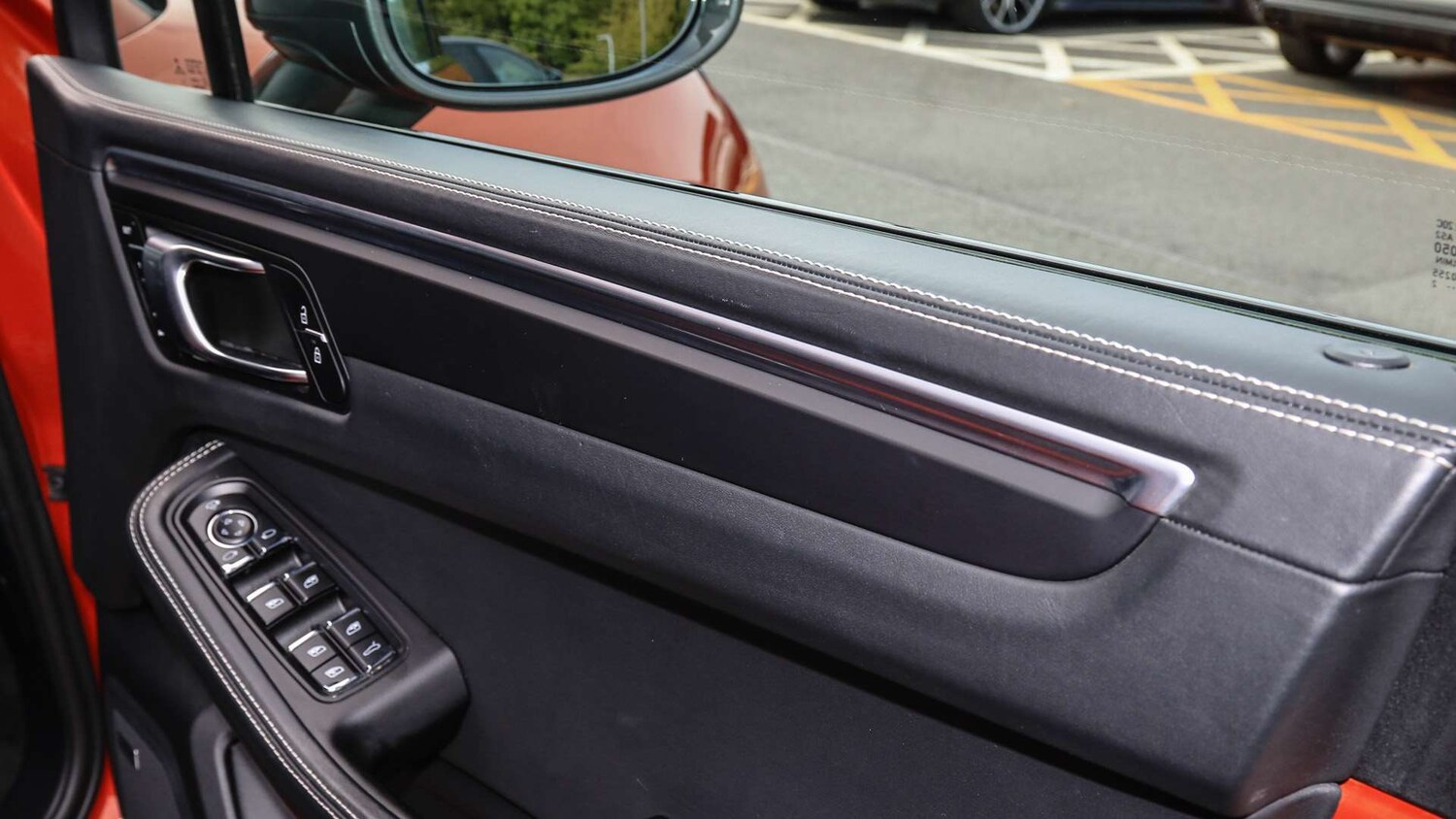 Used Porsche Macan for sale - 76087979: Photo 24