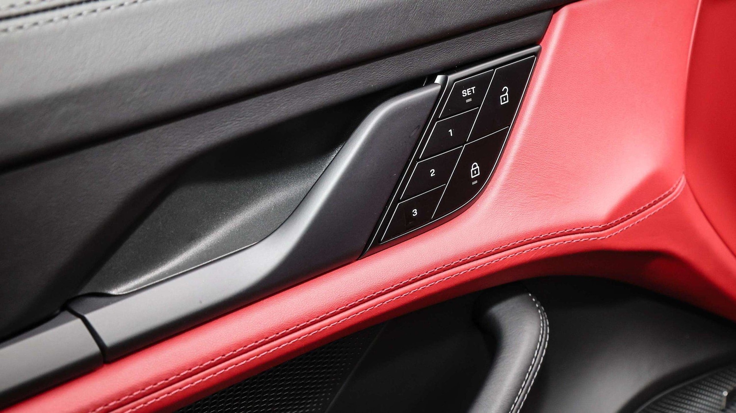 Used Porsche Taycan 2023 for sale - 76718156: Photo 27