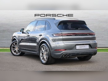 Used Porsche Cayenne 2024 for sale - 79051867: Photo