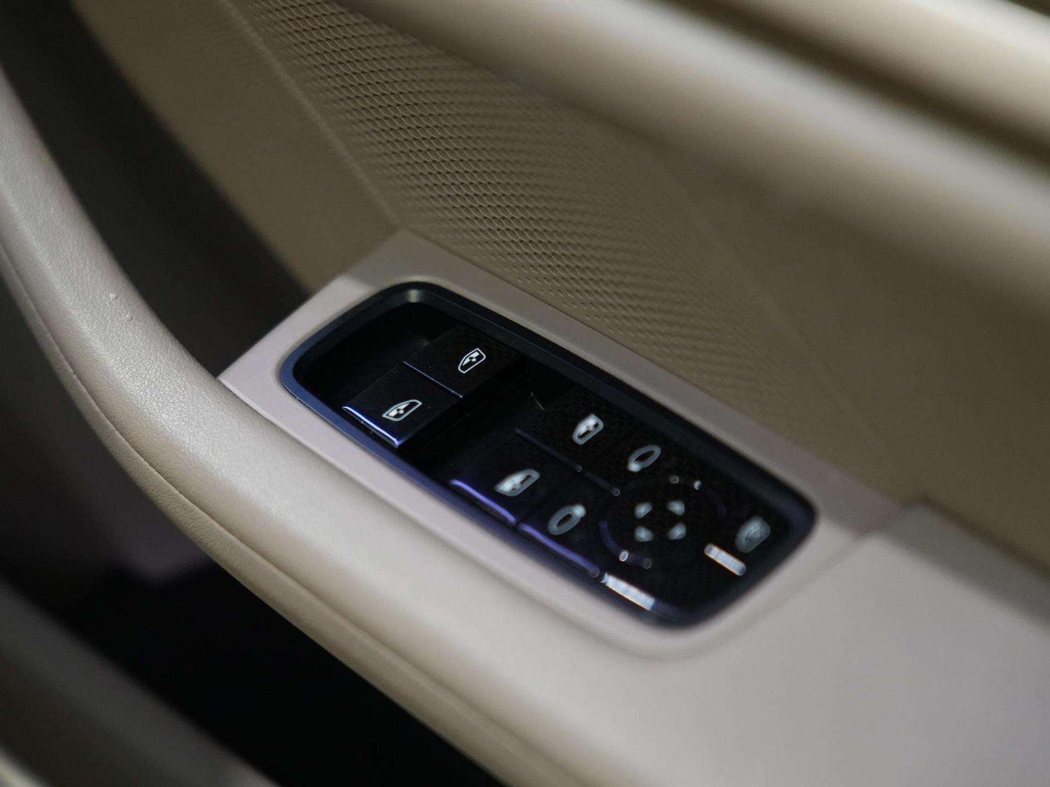 Used Porsche Taycan for sale - 77429198: Photo 23