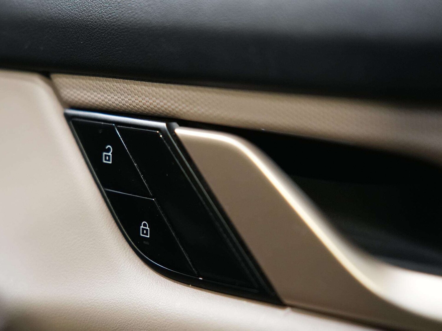 Used Porsche Taycan for sale - 77429198: Photo 24