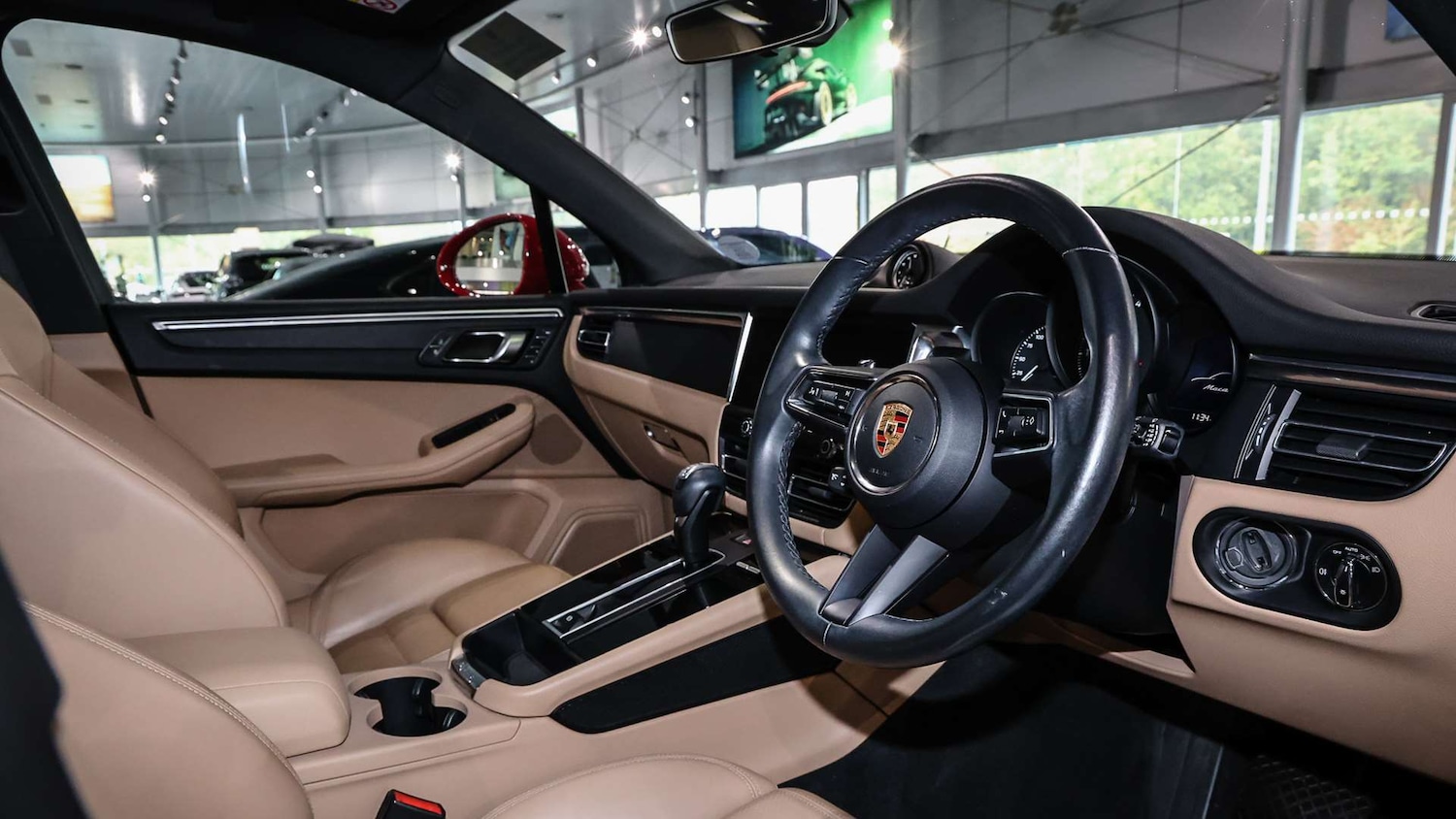 Used Porsche Macan 2023 for sale - 77000244: Photo 12