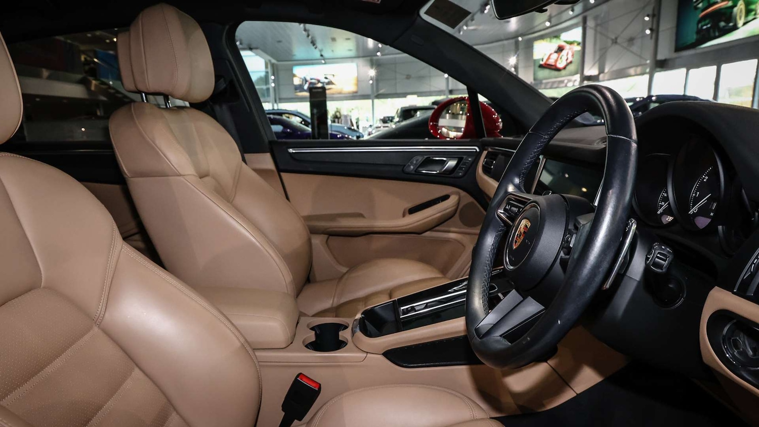 Used Porsche Macan 2023 for sale - 77000244: Photo 13