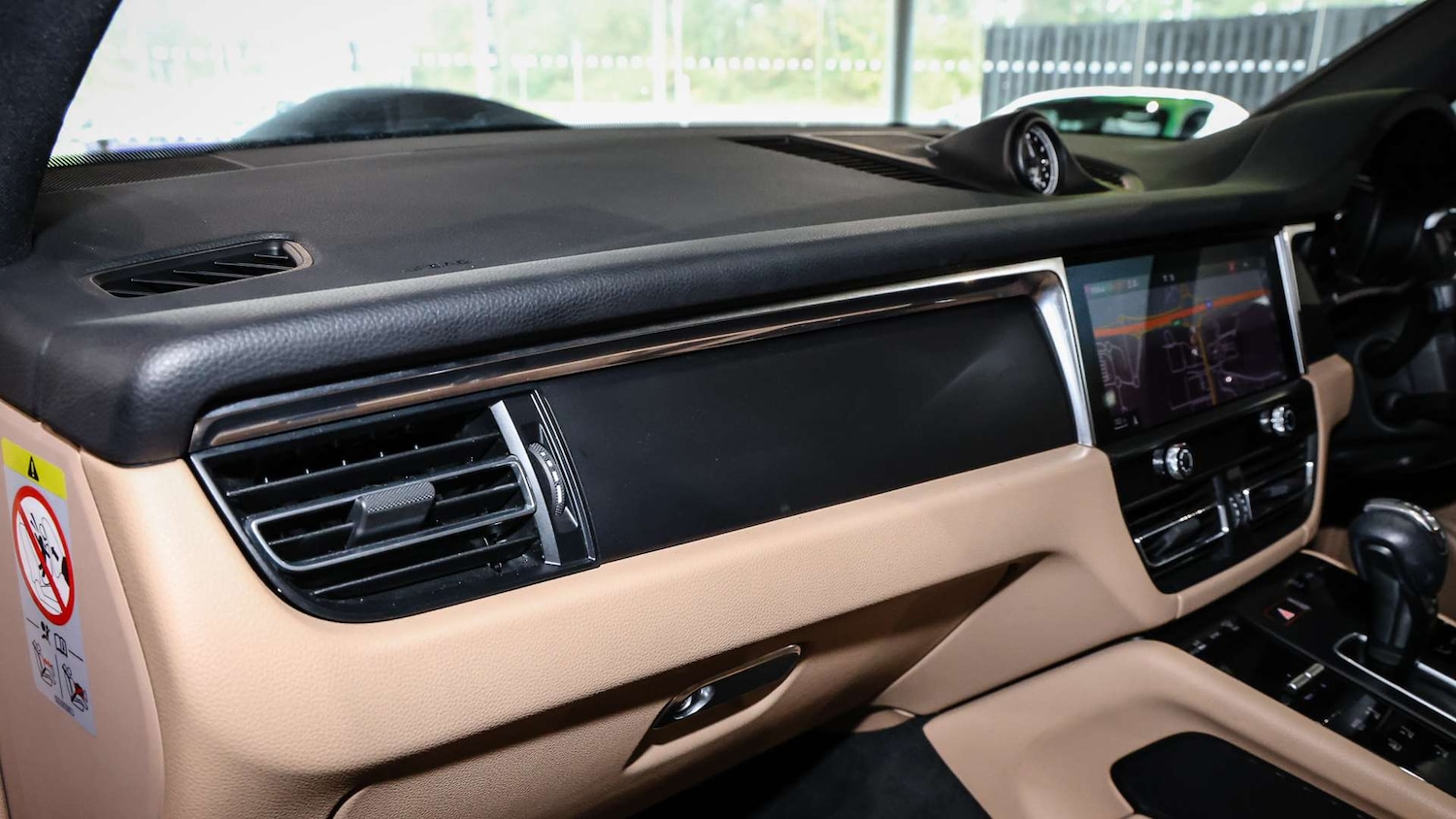 Used Porsche Macan 2023 for sale - 77000244: Photo 17