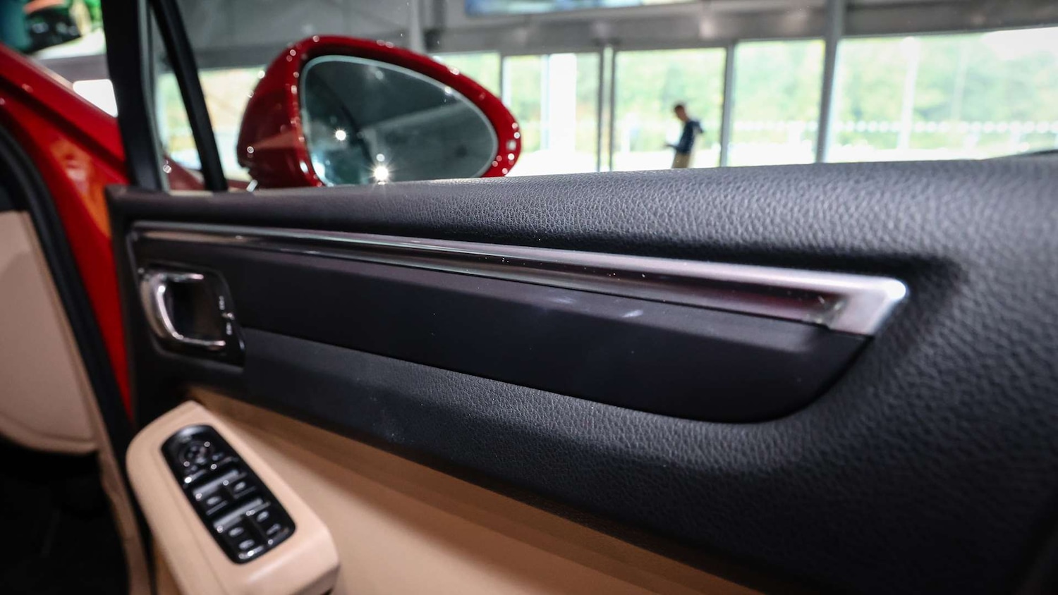 Used Porsche Macan 2023 for sale - 77000244: Photo 26