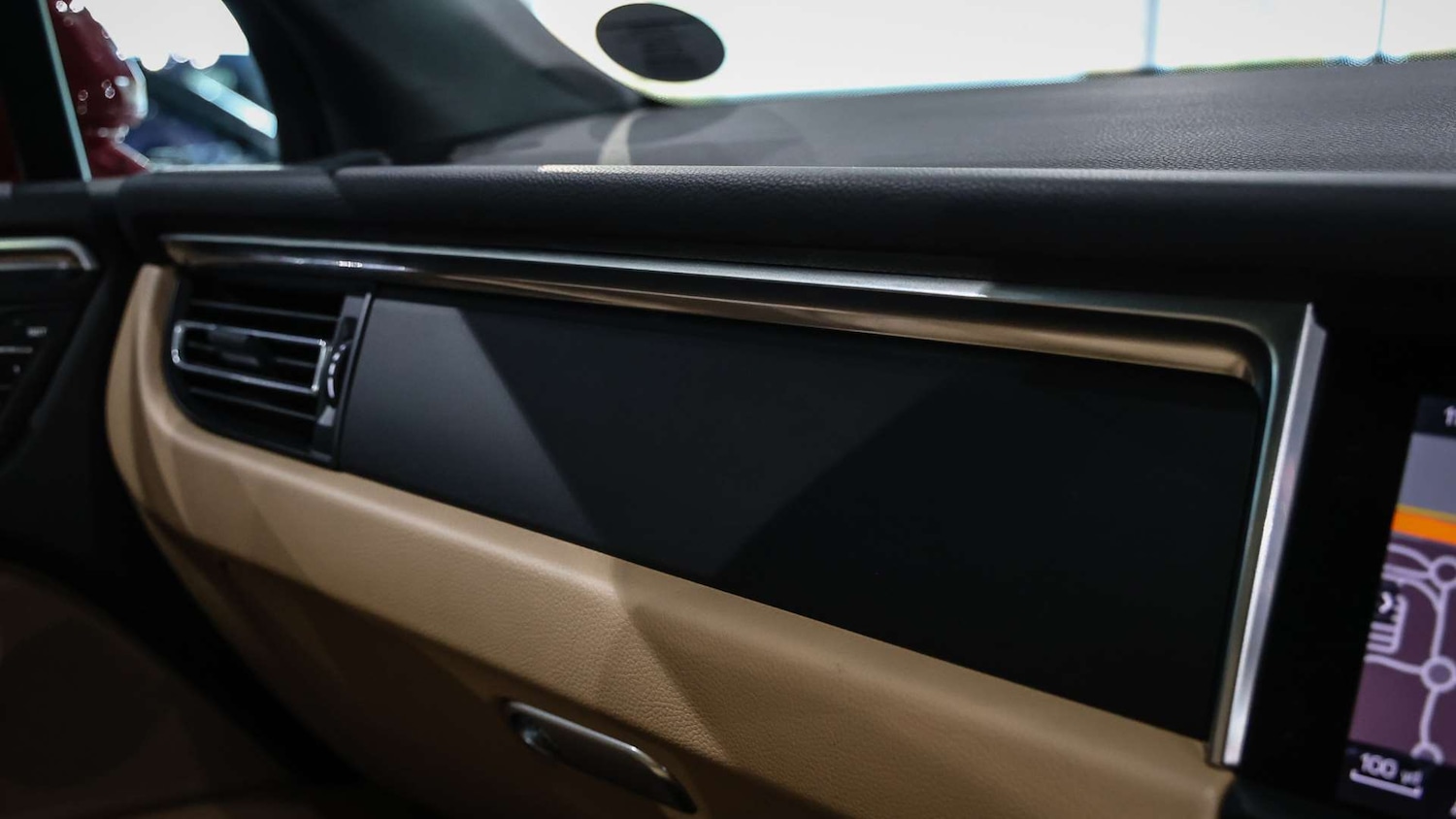 Used Porsche Macan 2023 for sale - 77000244: Photo 29