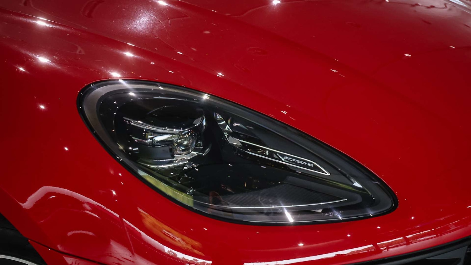 Used Porsche Macan 2023 for sale - 77000244: Photo 30