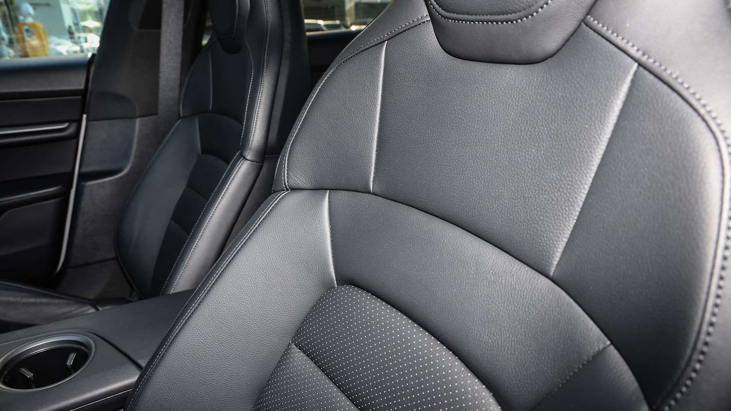 Used Porsche Taycan 2024 for sale - 76390582: Photo 15