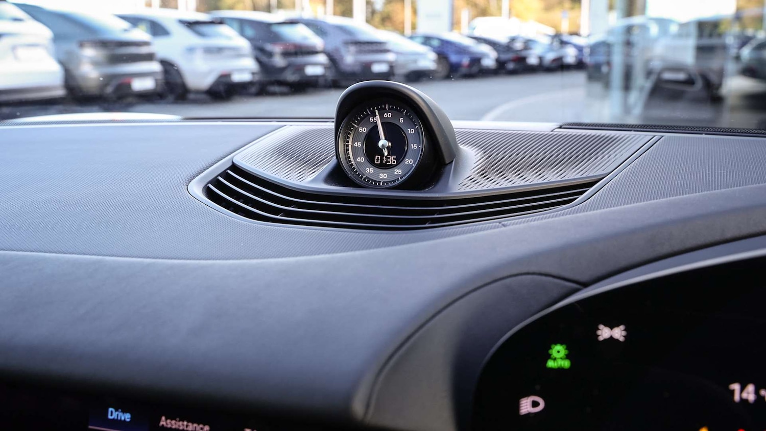 Used Porsche Taycan 2024 for sale - 76390582: Photo 19