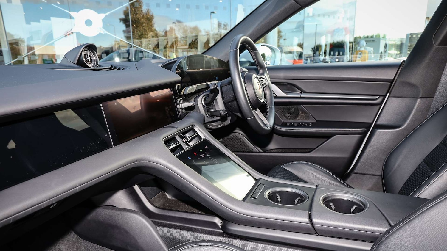 Used Porsche Taycan 2024 for sale - 76390582: Photo 5