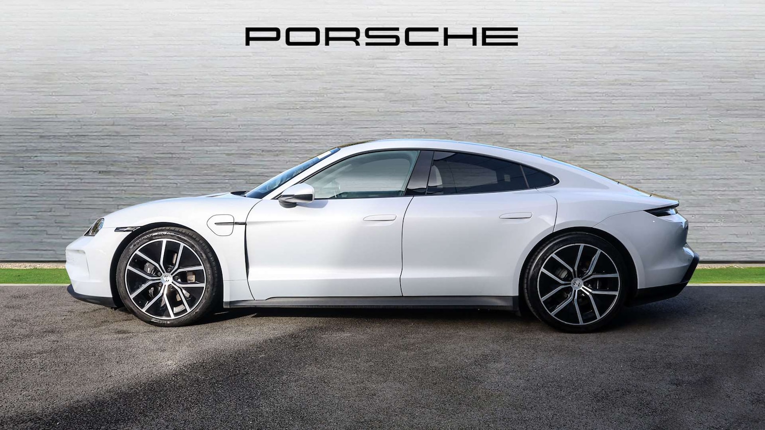 Used Porsche Taycan 2024 for sale - 76390582: Photo 8