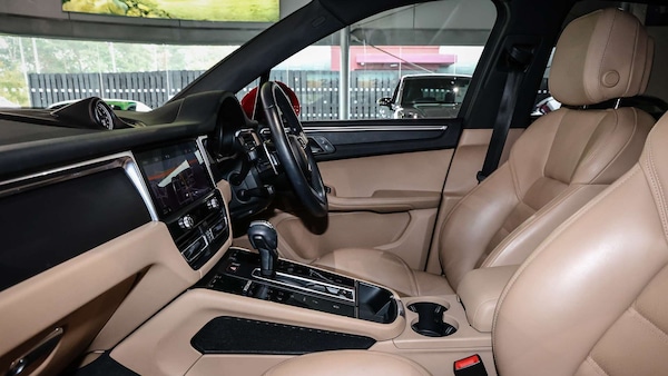 Used Porsche Macan 2023 for sale - 76242546: Photo 11
