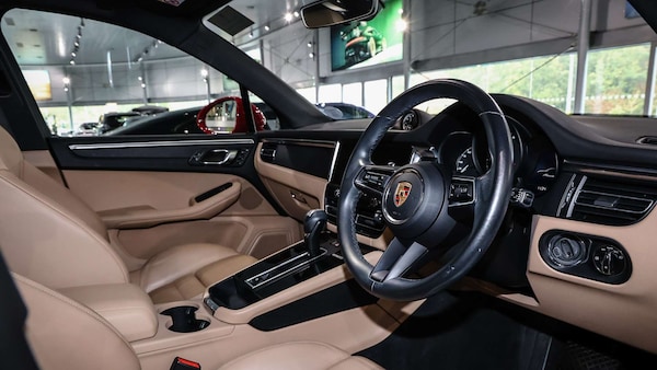Used Porsche Macan 2023 for sale - 76242546: Photo 12