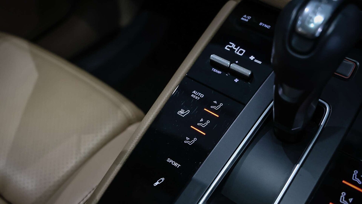 Used Porsche Macan 2023 for sale - 76242546: Photo 22