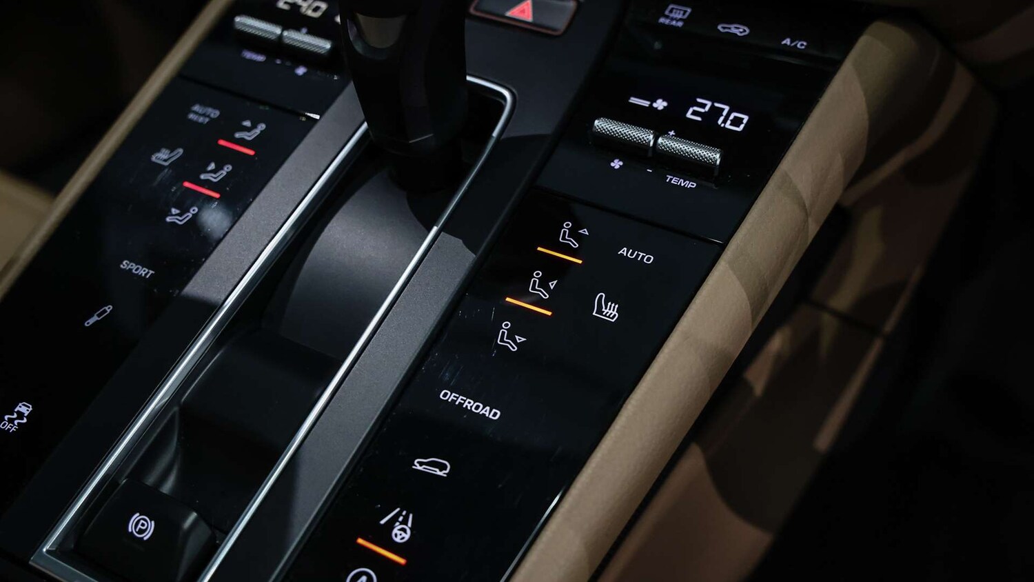 Used Porsche Macan 2023 for sale - 76242546: Photo 23