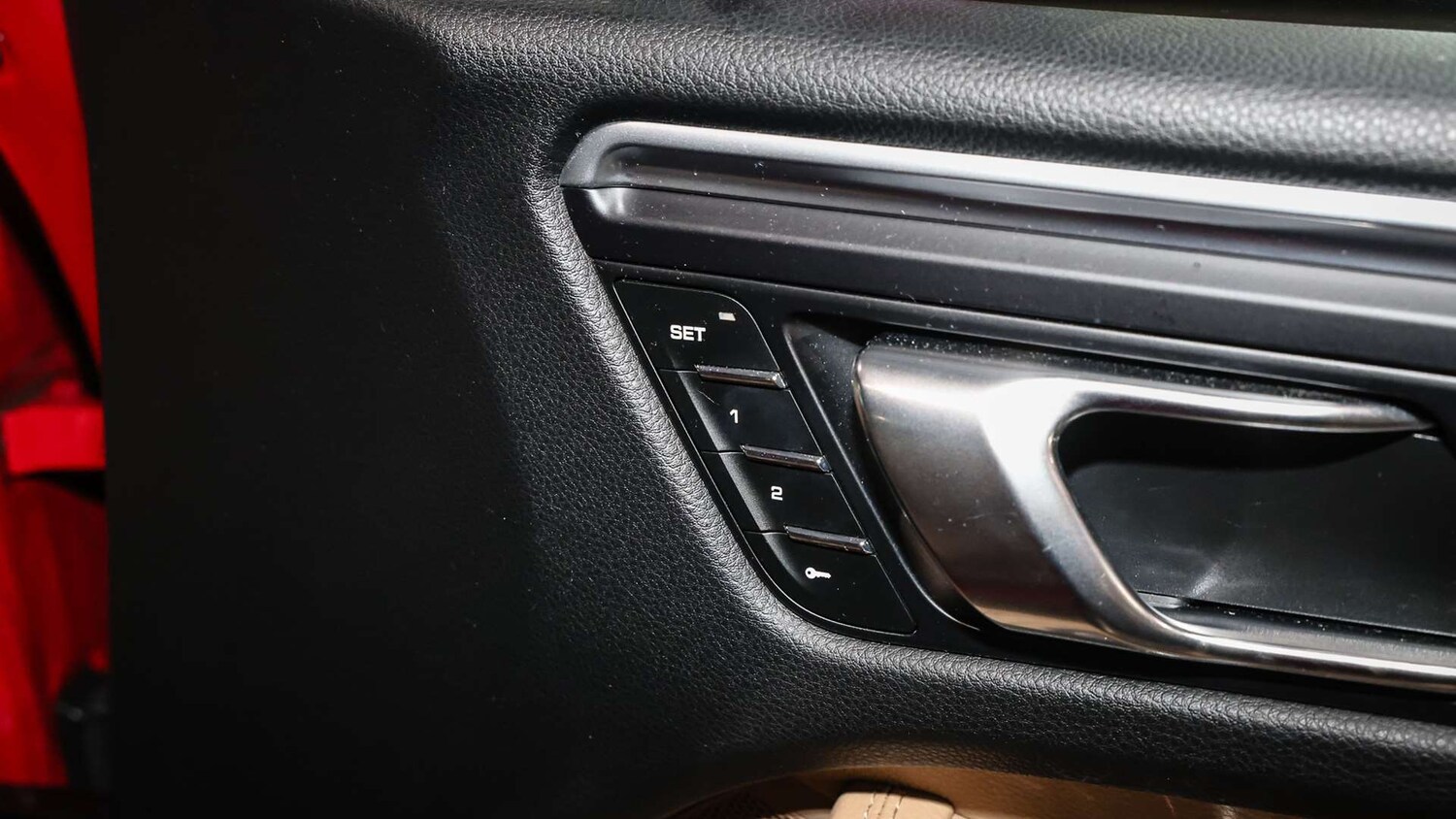 Used Porsche Macan 2023 for sale - 76242546: Photo 25