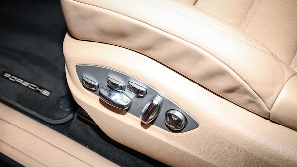 Used Porsche Macan 2023 for sale - 76242546: Photo 27