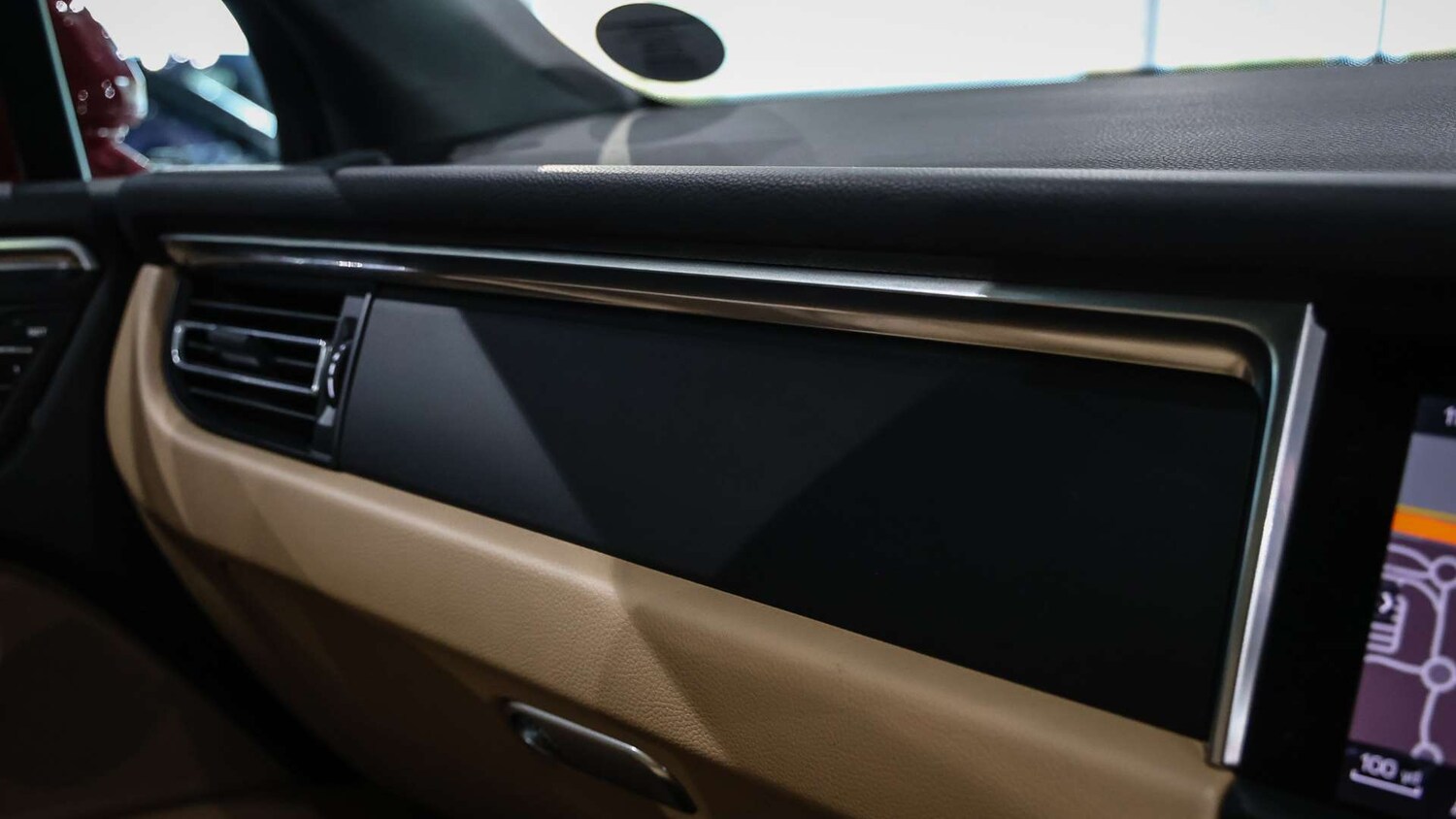 Used Porsche Macan 2023 for sale - 76242546: Photo 29