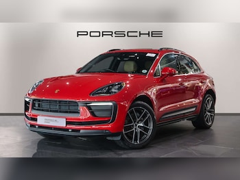 Used Porsche Macan 2023 for sale - 76242546: Photo 2