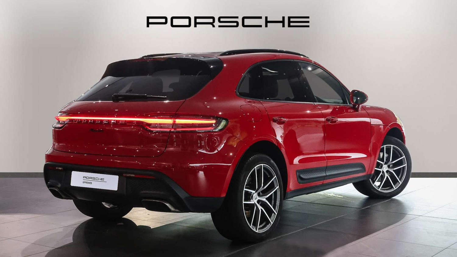 Used Porsche Macan 2023 for sale - 76242546: Photo 3