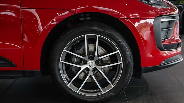 Used Porsche Macan 2023 for sale - 76242546: Photo 6