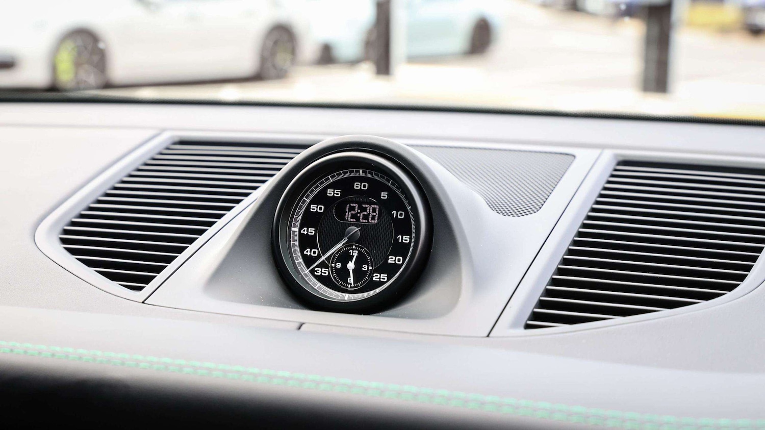 Used Porsche Macan 2023 for sale - 76718159: Photo 15