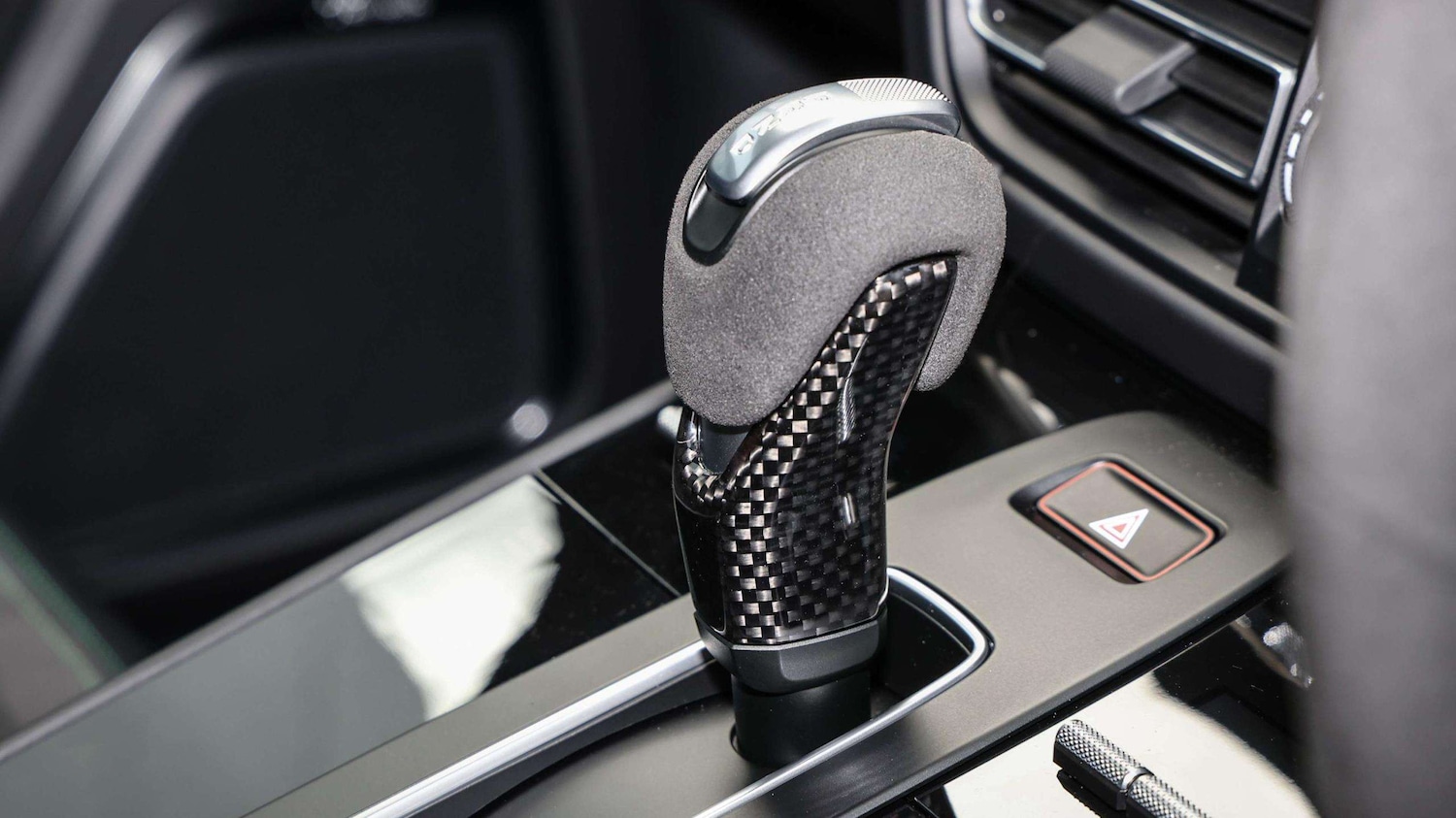 Used Porsche Macan 2023 for sale - 76718159: Photo 18