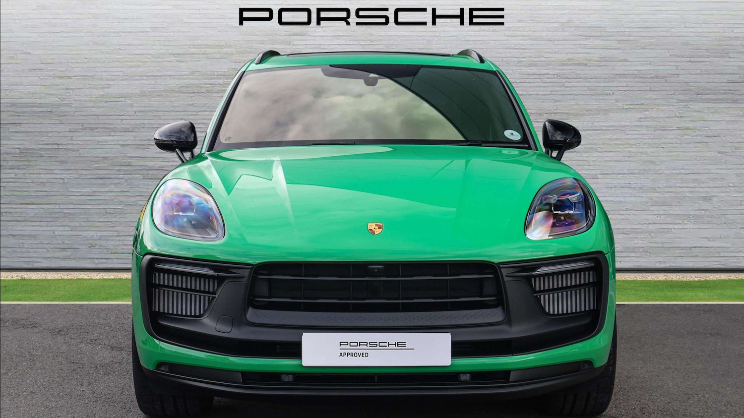 Used Porsche Macan 2023 for sale - 76718159: Photo 3