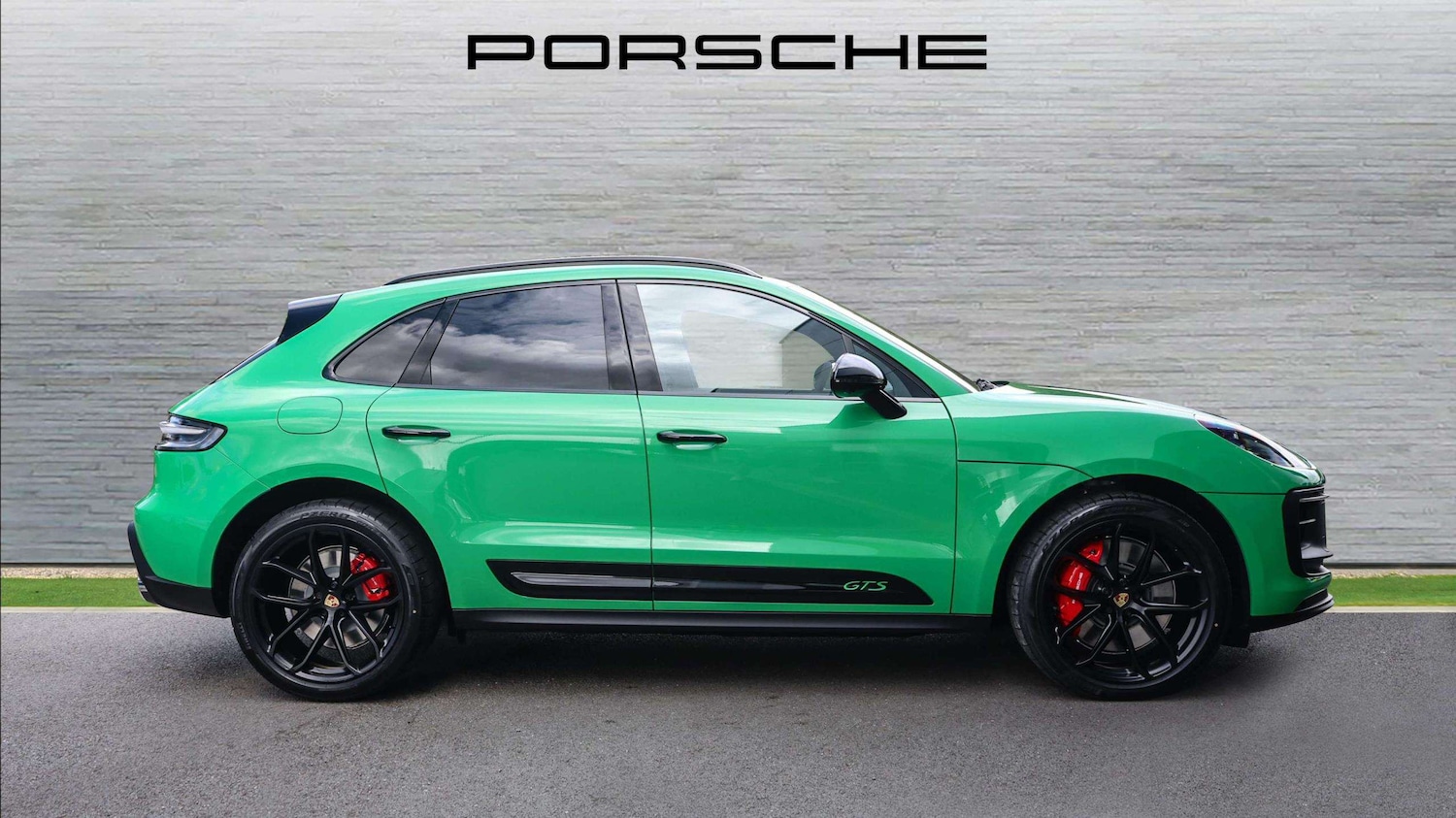 Used Porsche Macan 2023 for sale - 76718159: Photo 5