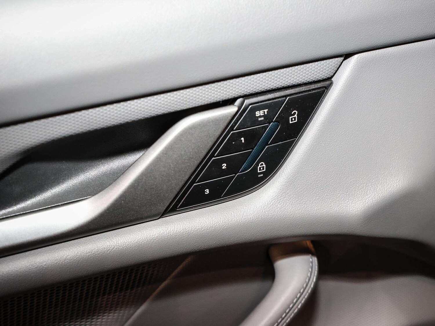 Used Porsche Taycan 2024 for sale - 76967940: Photo 27