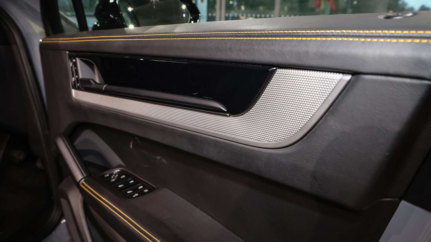 Used Porsche Cayenne 2023 for sale - 76916159: Photo 28