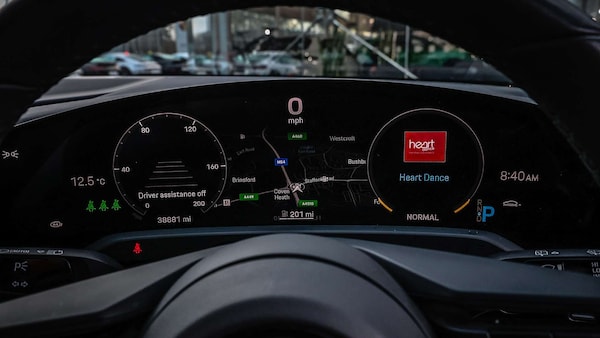 Used Porsche Taycan 2021 for sale - 75218101: Photo 24