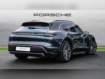 Used Porsche Taycan 2021 for sale - 75218101: Photo
