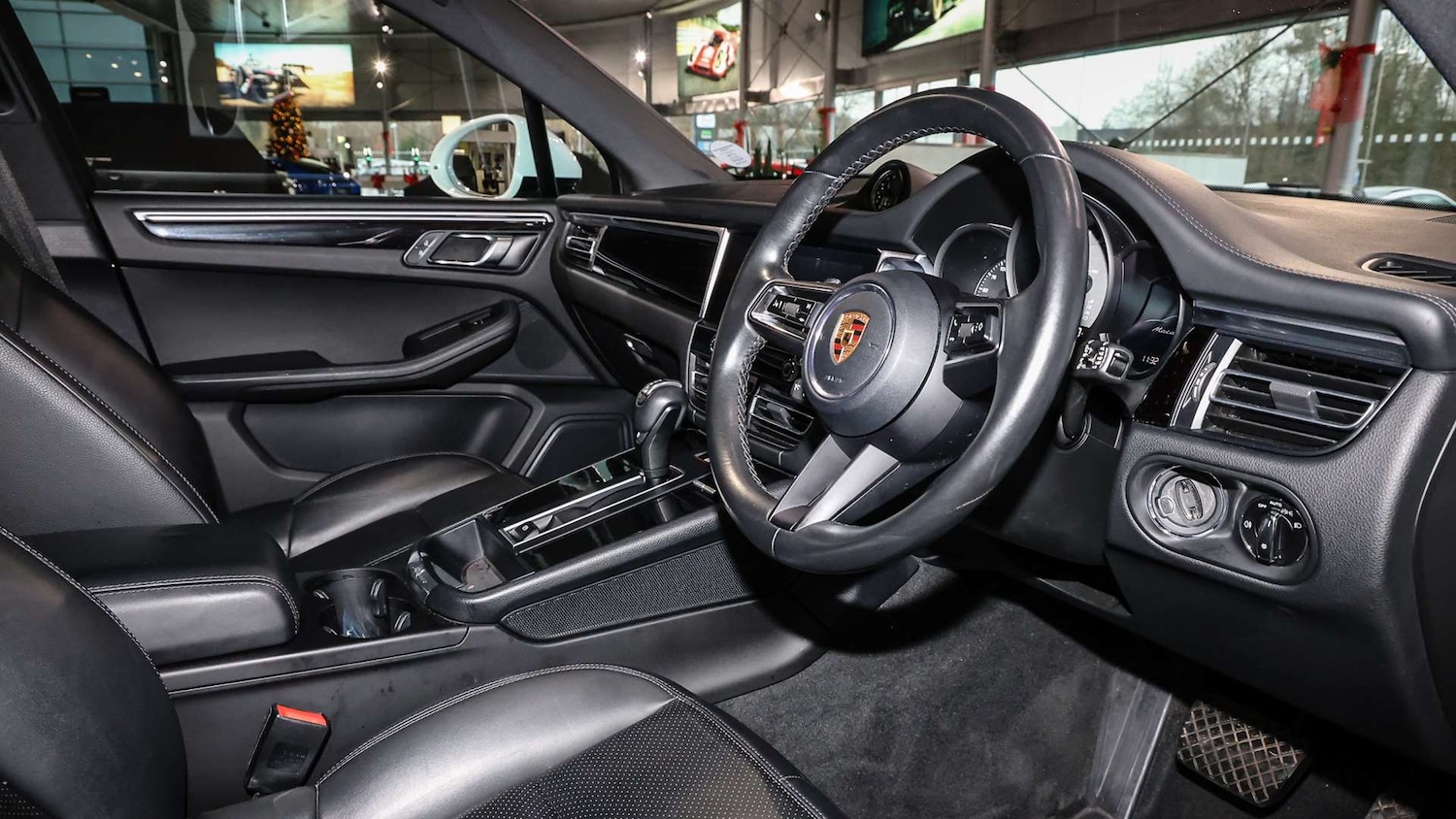 Used Porsche Macan 2022 for sale - 76875875: Photo 11