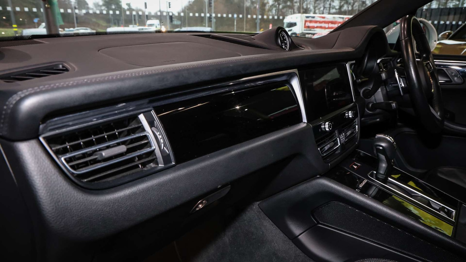 Used Porsche Macan 2022 for sale - 76875875: Photo 26