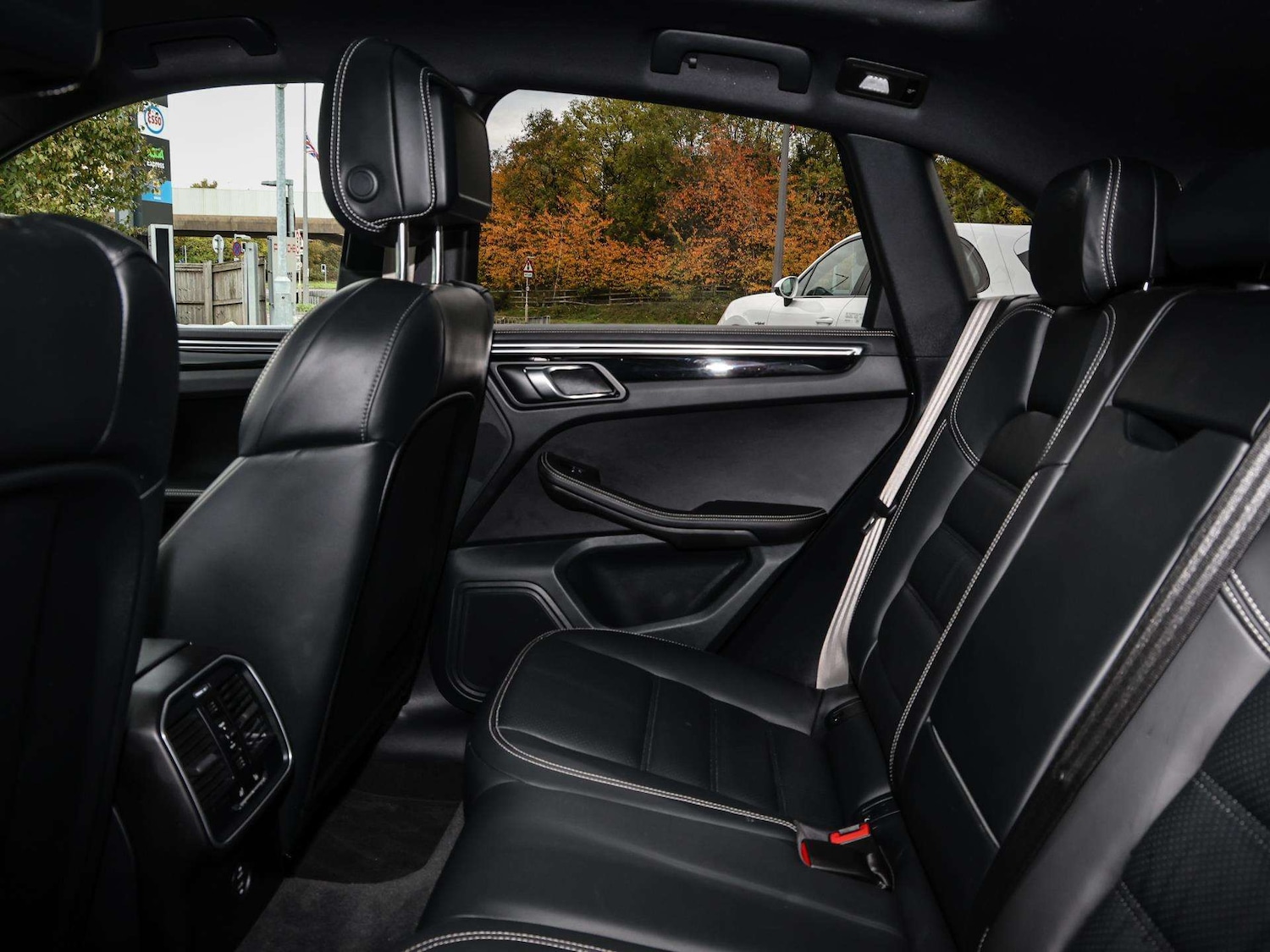 Used Porsche Macan 2023 for sale - 76339613: Photo 14