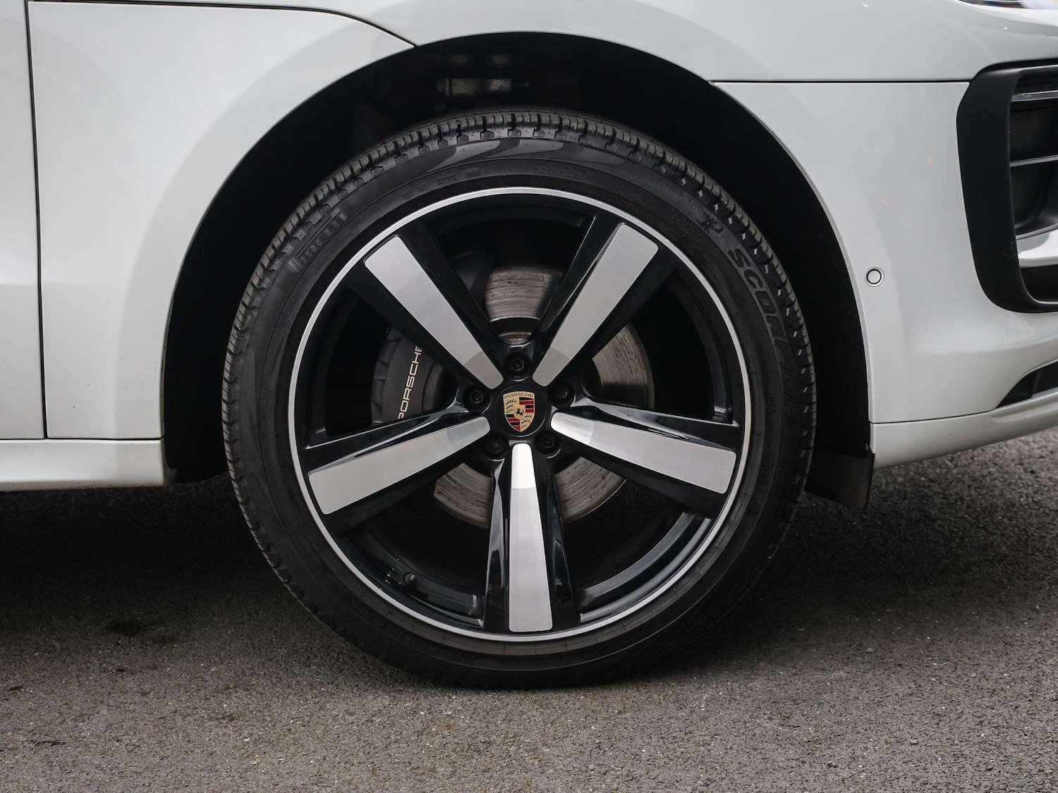 Used Porsche Macan 2023 for sale - 76339613: Photo 6