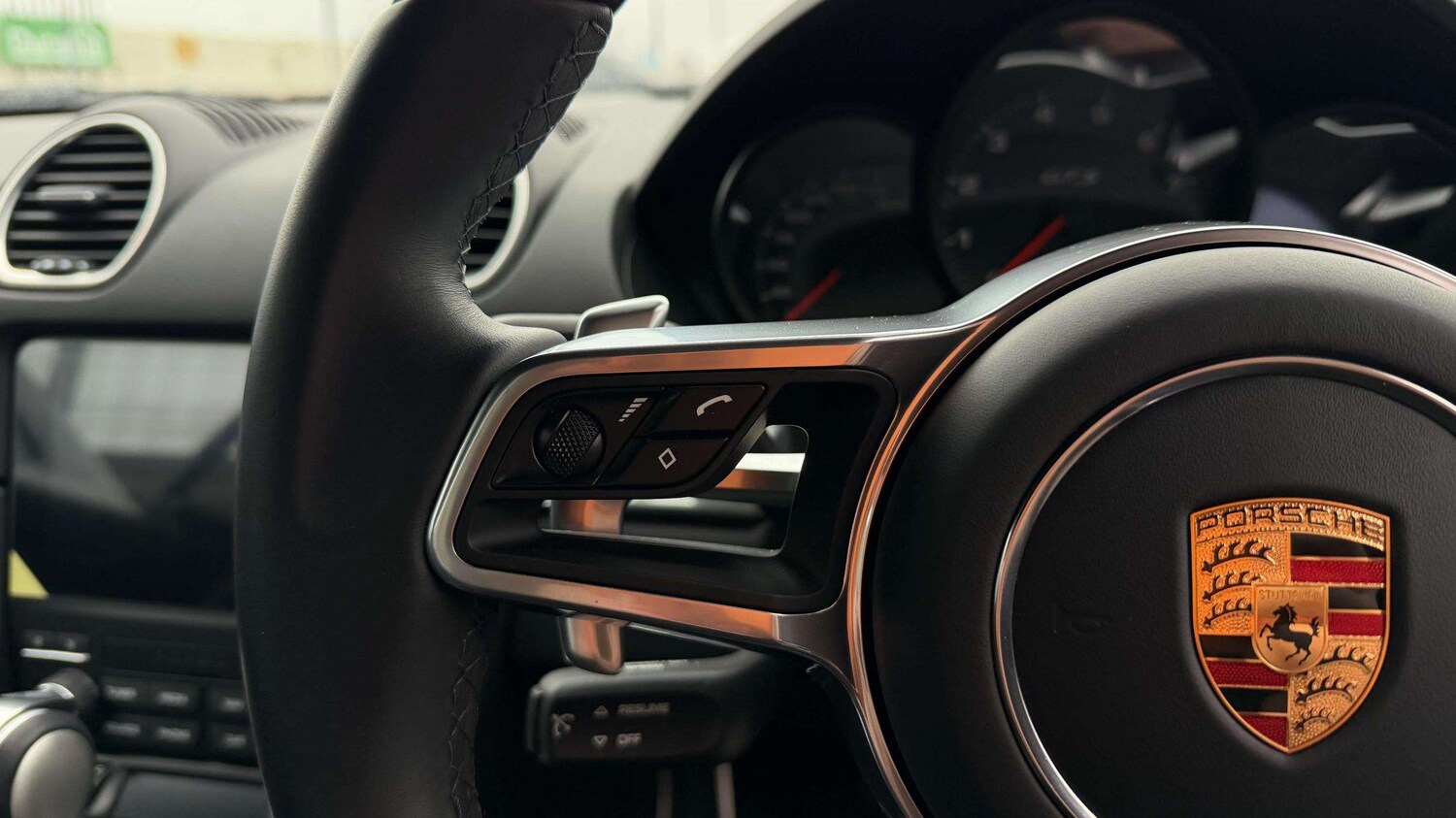 Used Porsche Cayman 2024 for sale - 77698840: Photo 13